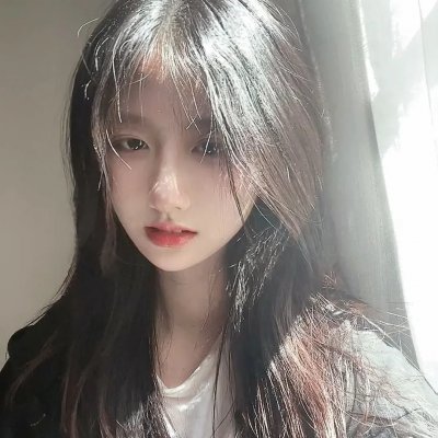 踉跄女孩